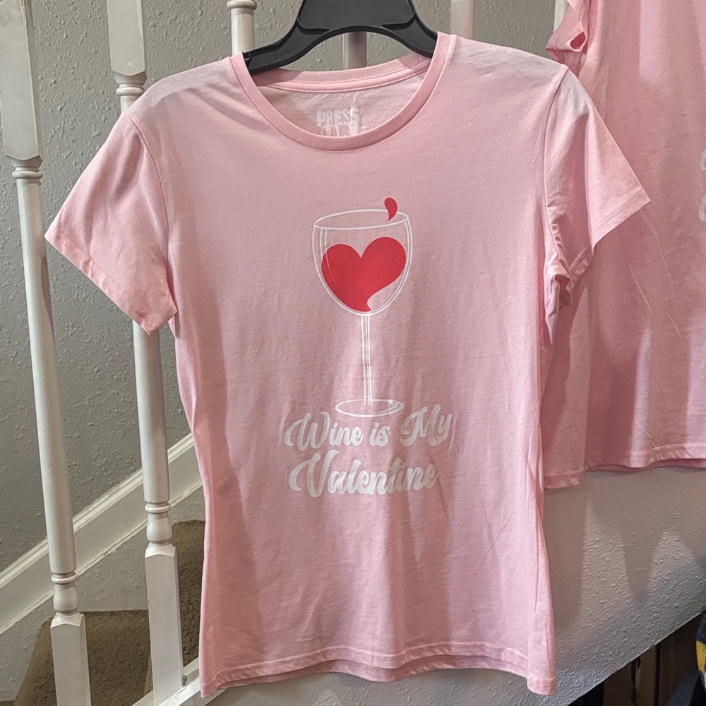 NWT Pink Wine Graphic Tee S, L, XL, 2XL comes with a free pair of socks 🧦